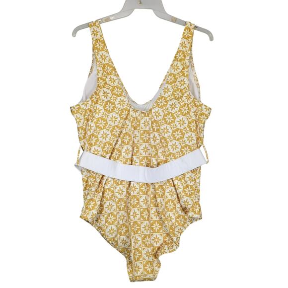 NWOT Mod Cloth The Haley Women's 2X Floral Batik One-Piece Belted Swimsuit Chic - Picture 4 of 7